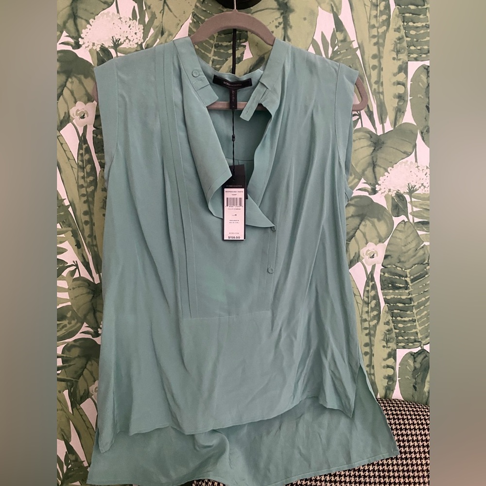 BCBG top size M